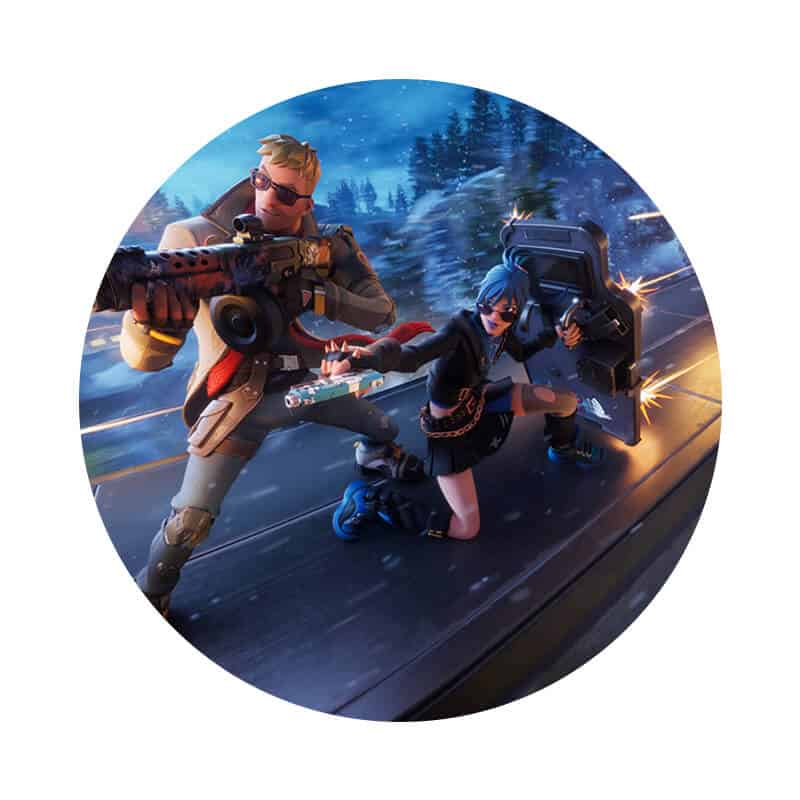 Højteknologiske gaming karakterer i kamp, futuristisk scene med virtuelle våben og explosioner.