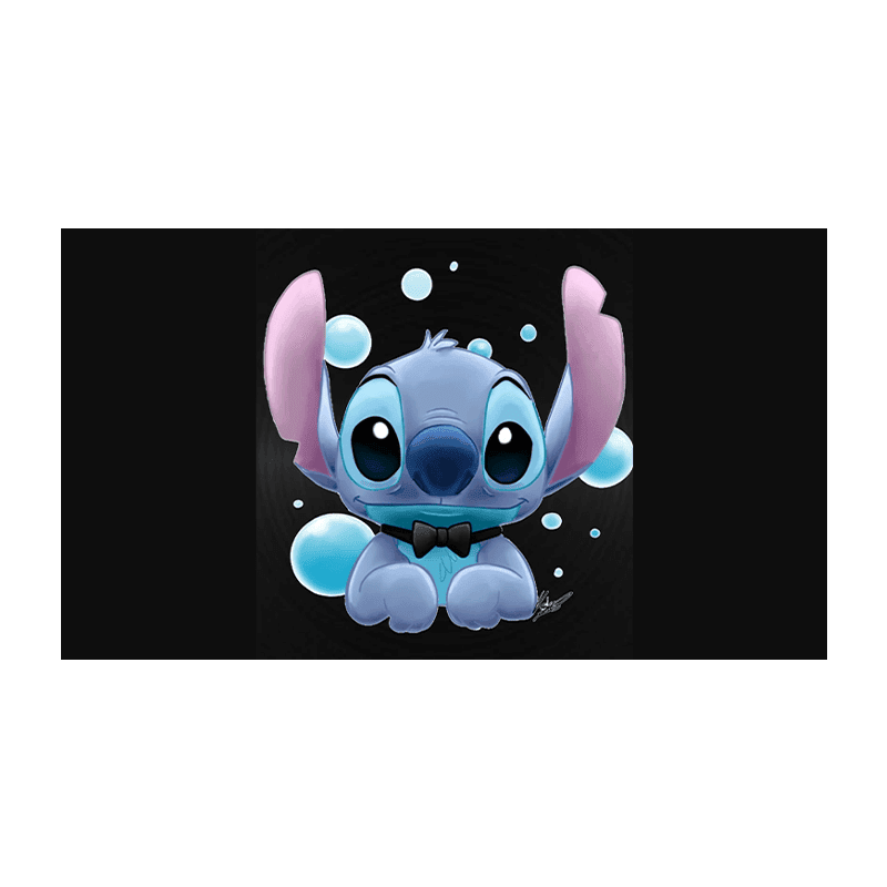 Sød Disney-stil stitch-caketryk med venner i blå farver og bobler, perfekt til børnefødselsdag.